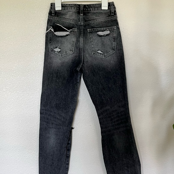 Buckle, 23 - Picture 2 of 3